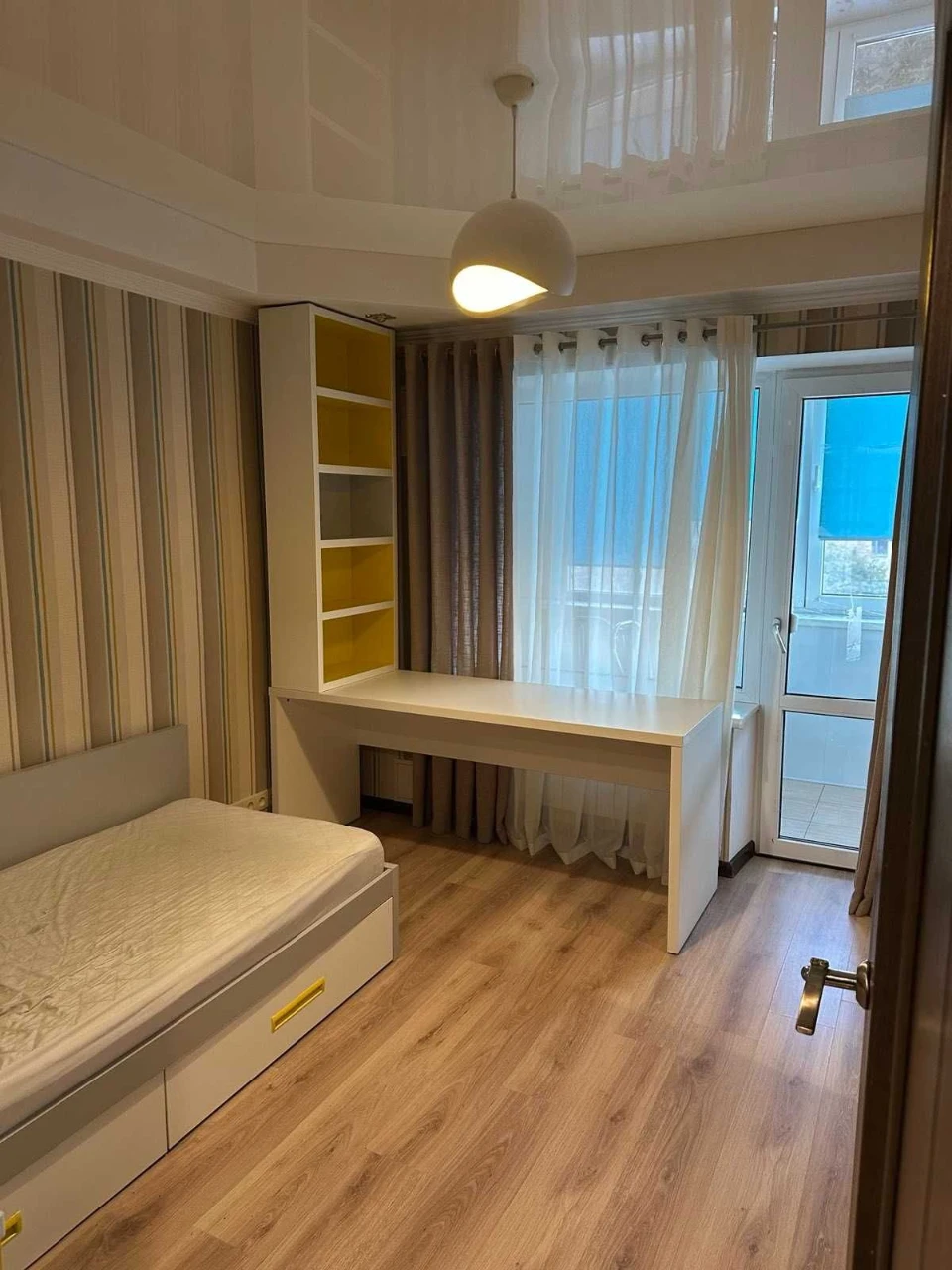 For Sale: 3-room apartment, Cosmic District, Сытова Street, 6/9
