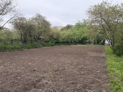 ДІЛЯНКА НА ВИШЕНЬЦІ, ЯКУ СПРАВДІ ВАРТО РОЗГЛЯНУТИ