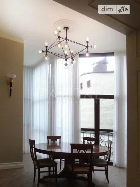 For sale 4-room apartment 203 sq. m. on Antonovycha St. 18 • ID 3467