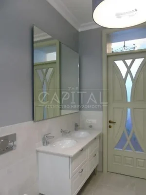 For sale 4-room apartment 203 sq. m. on Antonovycha St. 18 • ID 3467