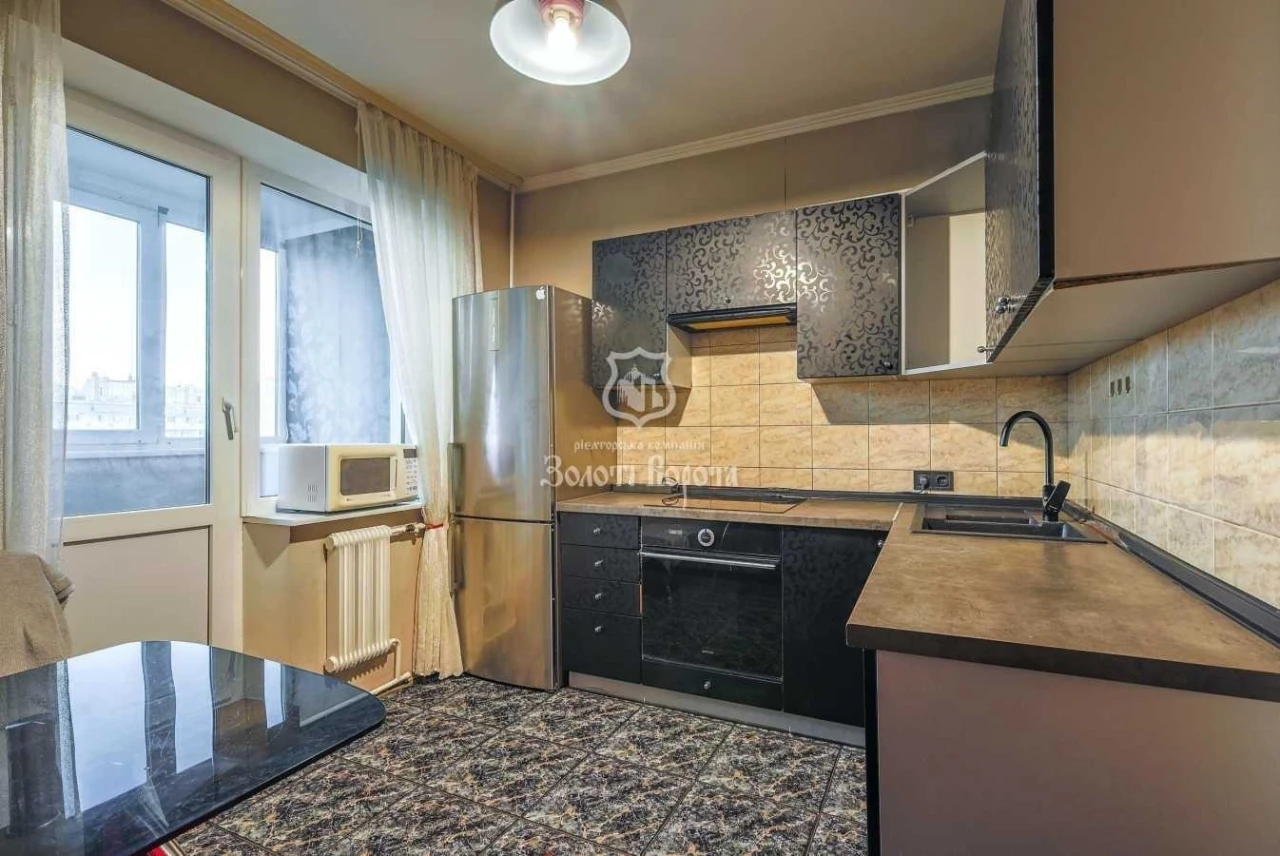3-room apartment for sale 81.6 m², Anna Akhmatova St., 15