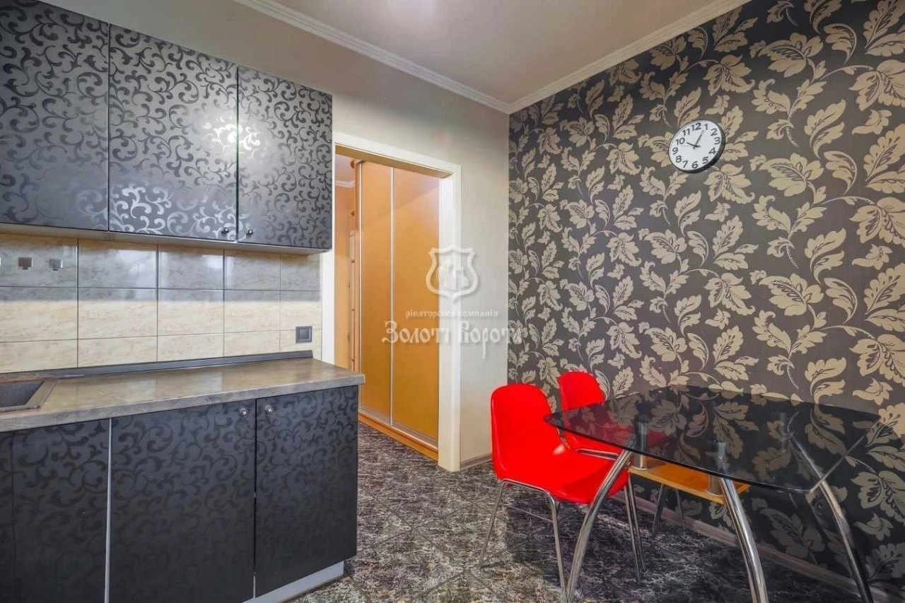 3-room apartment for sale 81.6 m², Anna Akhmatova St., 15