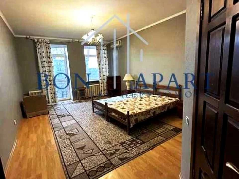 Apartment. Panasa Myrnovo St., Kyiv