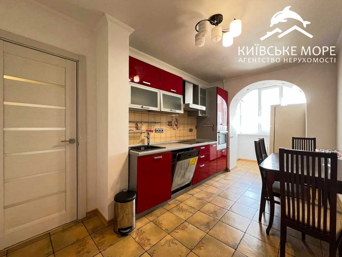 Rent 4-bedroom apartment 93 sq.m, Georgi Toropovsky st.