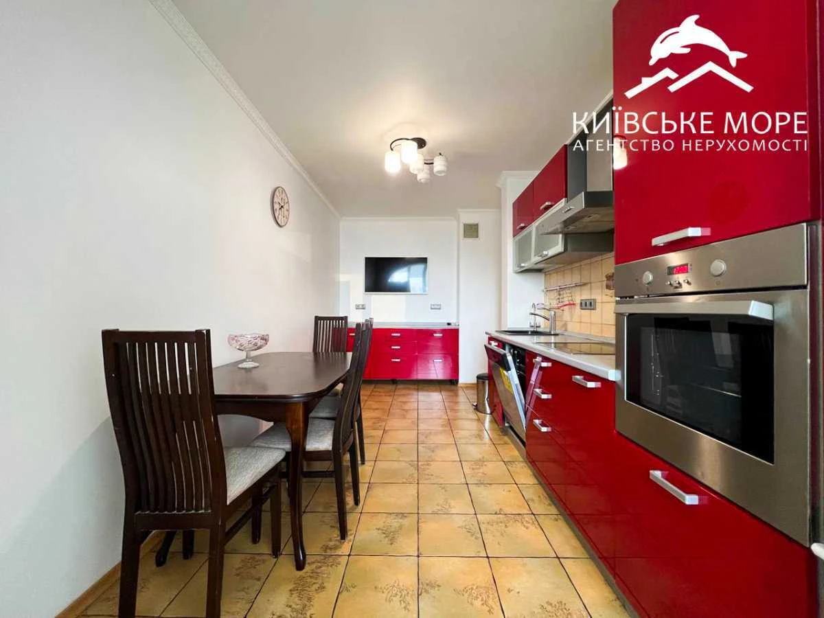 Rent 4-bedroom apartment 93 sq.m, Georgi Toropovsky st.