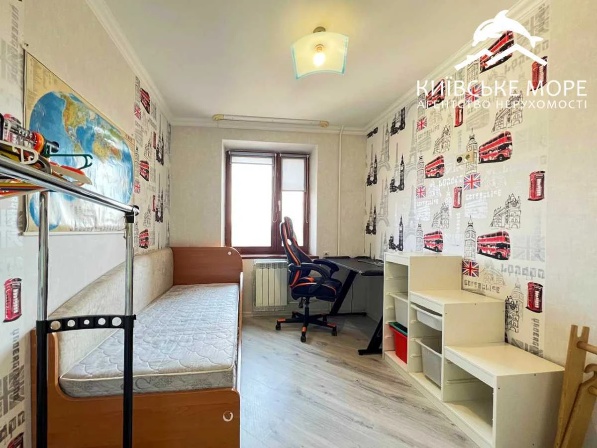 Rent 4-bedroom apartment 93 sq.m, Georgi Toropovsky st.