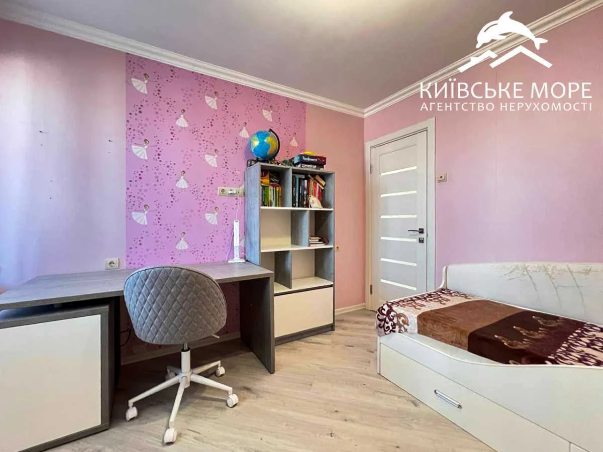 Rent 4-bedroom apartment 93 sq.m, Georgi Toropovsky st.