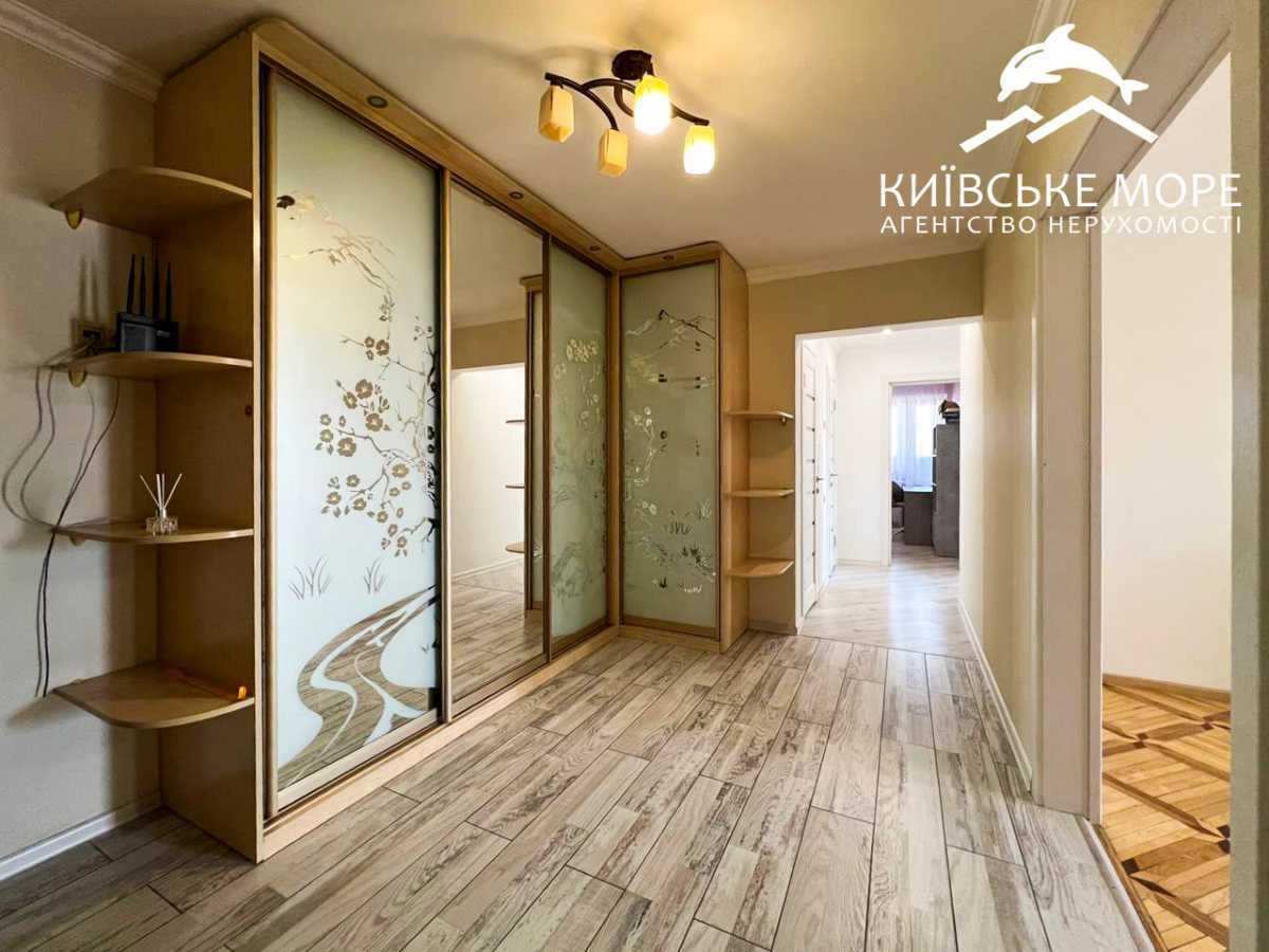 Rent 4-bedroom apartment 93 sq.m, Georgi Toropovsky st.