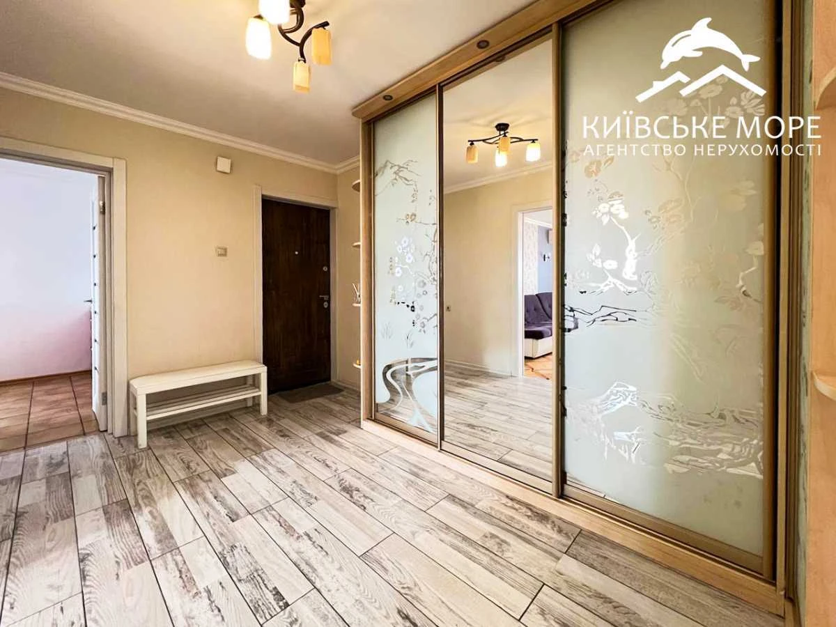 Rent 4-bedroom apartment 93 sq.m, Georgi Toropovsky st.