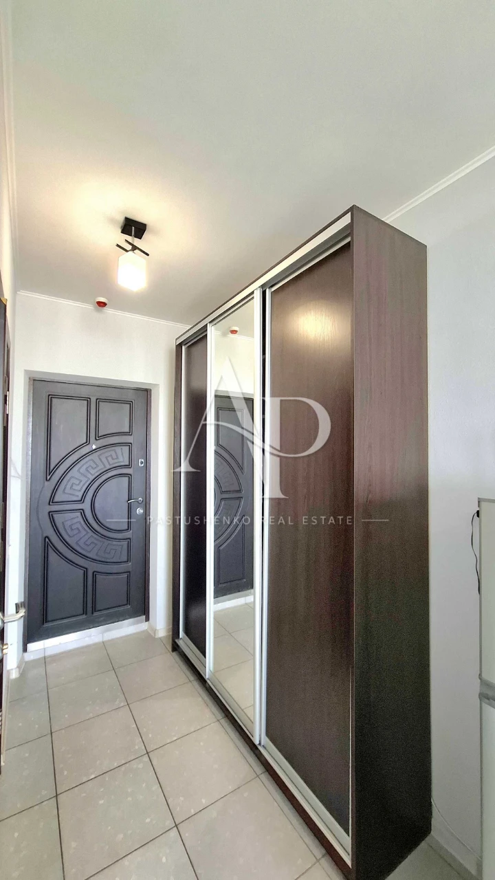 No commission % Sale of a modern studio apartment with renovation in n