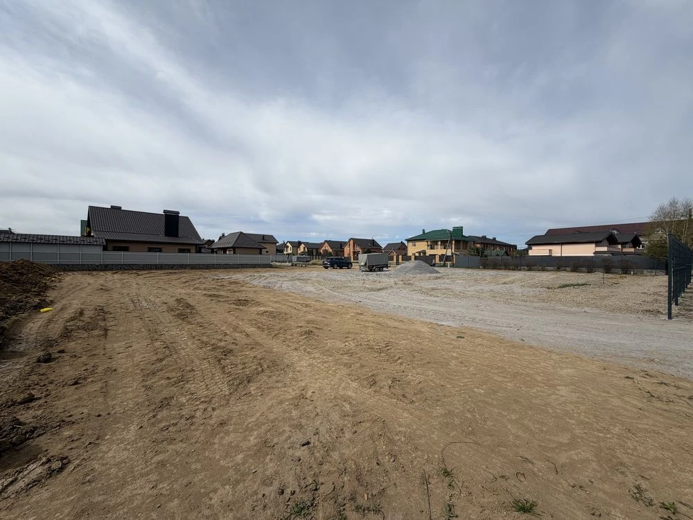 Sale of three land plots together in the street, Europe Avenue