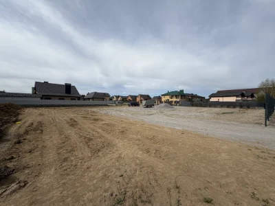 Sale of three land plots together in the street, Europe Avenue