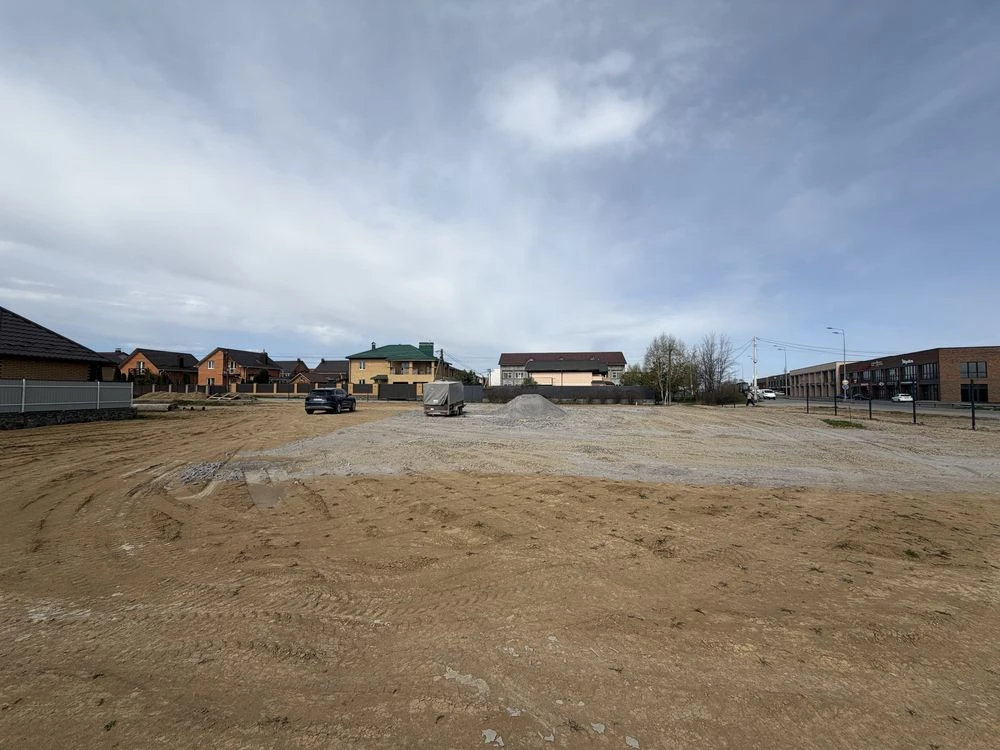 Sale of three land plots together in the street, Europe Avenue