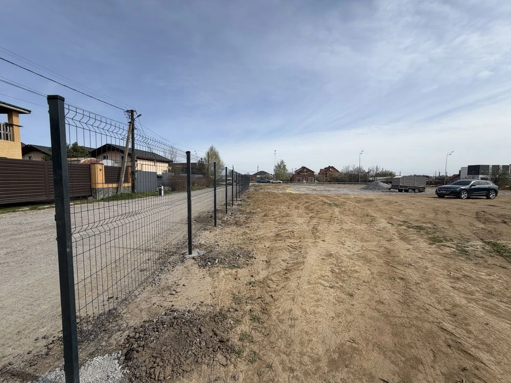 Sale of three land plots together in the street, Europe Avenue