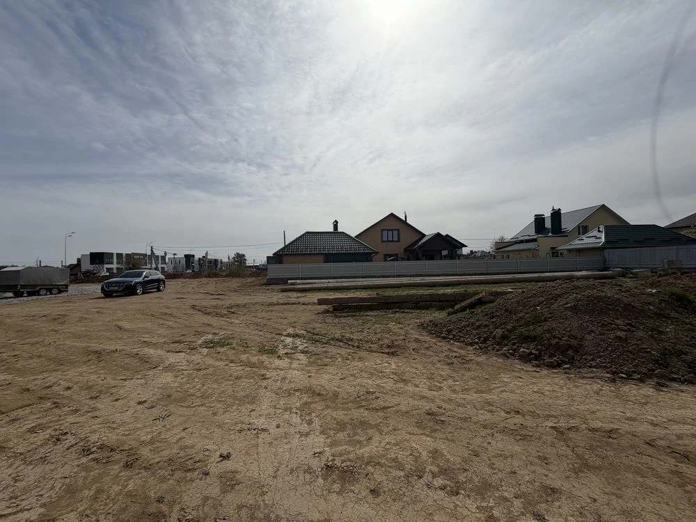 Sale of three land plots together in the street, Europe Avenue