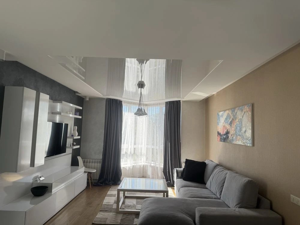 Sale of a 2-bedroom apartment in the city center on Mazepa Street