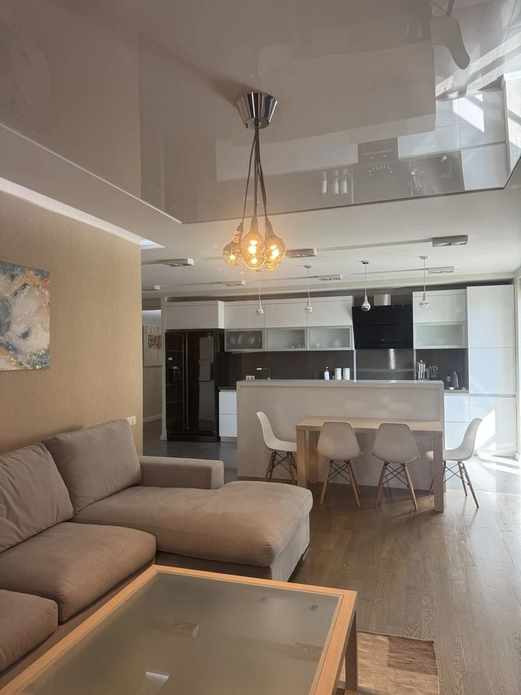 Sale of a 2-bedroom apartment in the city center on Mazepa Street