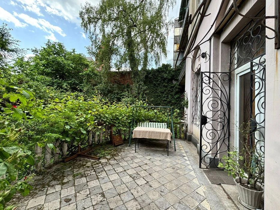 For sale, near the center of Lviv: unique apartment 154 sq.m. with