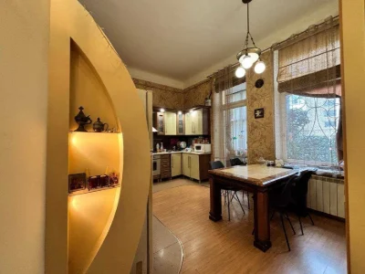For sale, near the center of Lviv: unique apartment 154 sq.m. with
