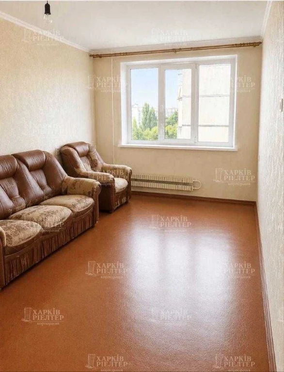 Ukraine: Selling 3-bedroom apartment on Tractor Builders Avenue