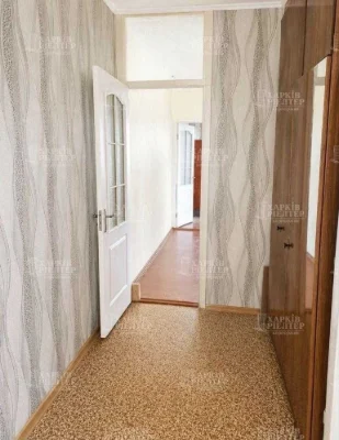 Ukraine: Selling 3-bedroom apartment on Tractor Builders Avenue
