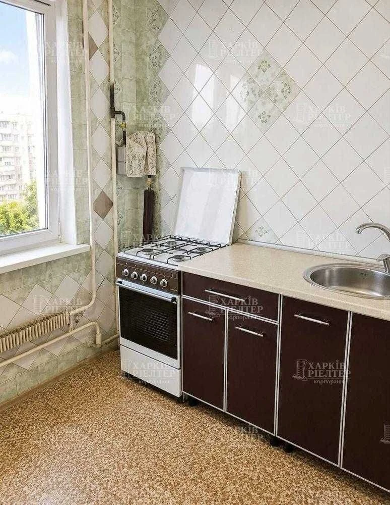 Ukraine: Selling 3-bedroom apartment on Tractor Builders Avenue
