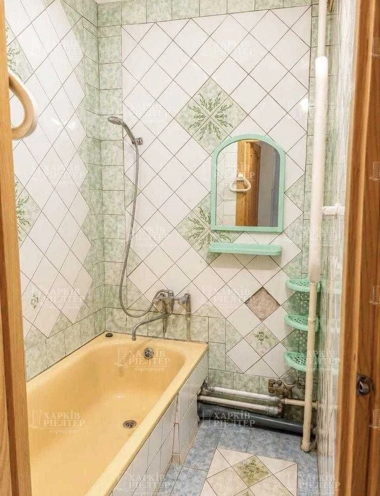 Ukraine: Selling 3-bedroom apartment on Tractor Builders Avenue