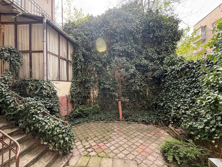 For sale, near the center of Lviv: unique apartment 154 sq.m. with
