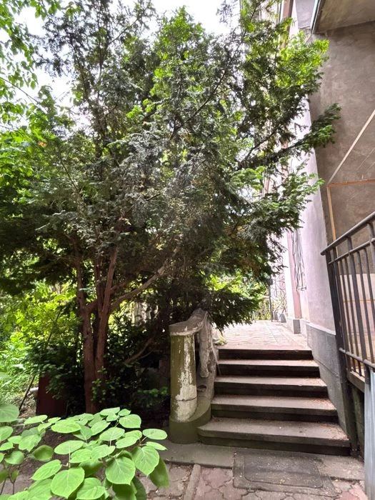 For sale, near the center of Lviv: unique apartment 154 sq.m. with