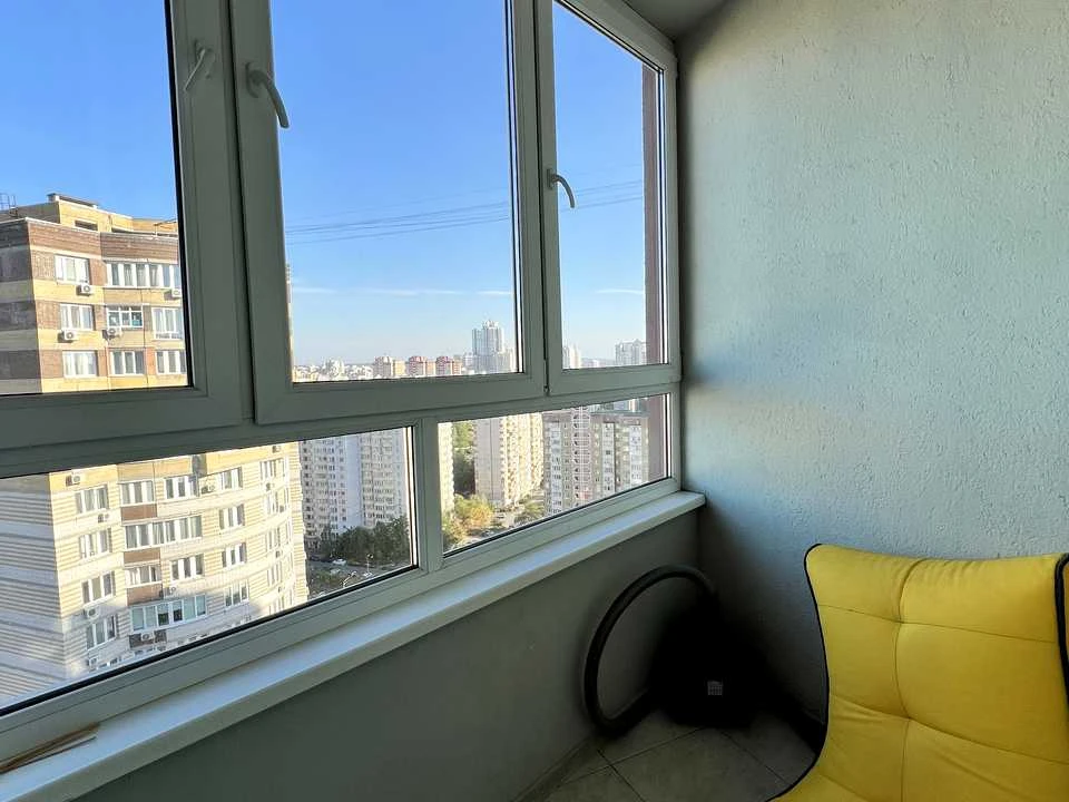 Квартира. Київ, вулиця Анни Ахматової