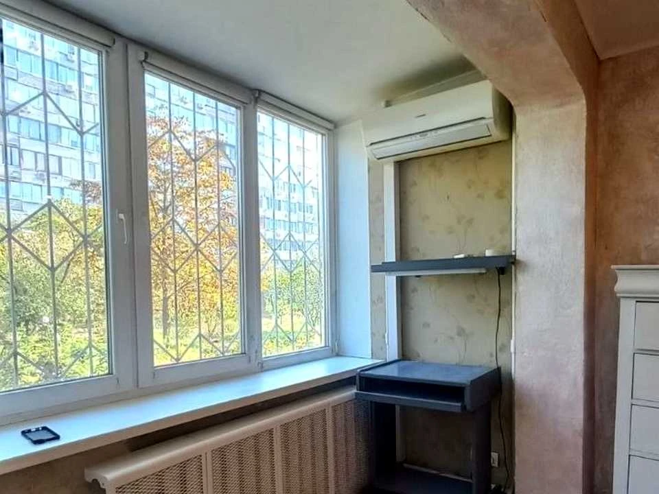 Квартира. Київ, Героїв полку "Азов" вул.