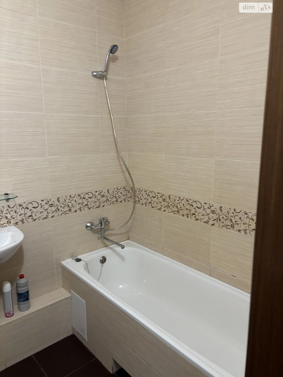 Long-Term Rental Apartment in Novoselychi