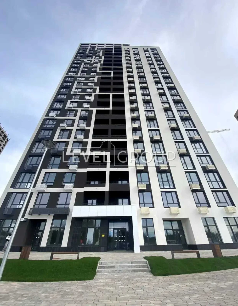 Продаж 3-кімнатної квартири в ЖК Варшавський 4,  будинок 12.