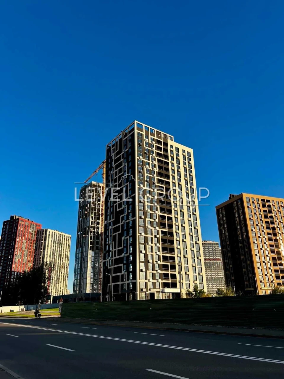 Продаж 3-кімнатної квартири в ЖК Варшавський 4,  будинок 12.