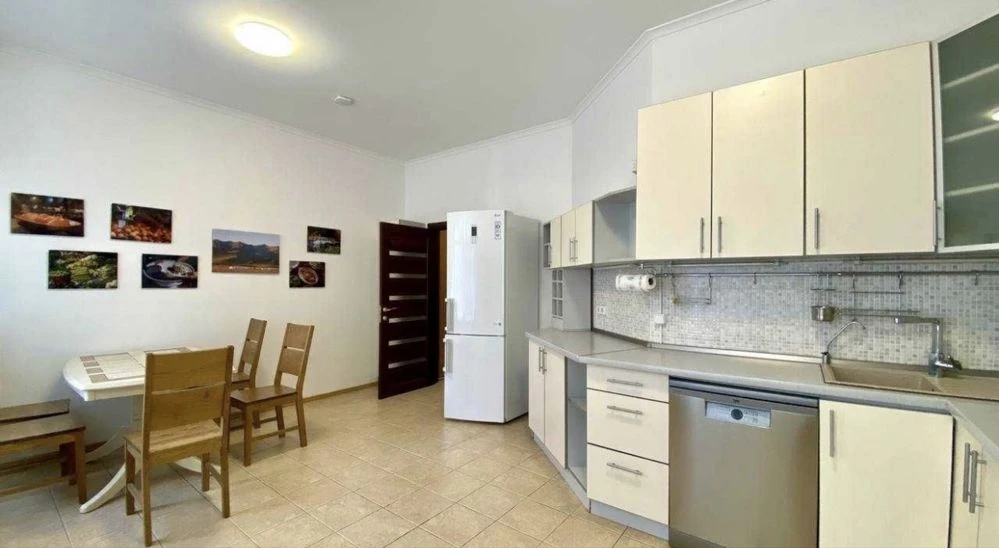 Apartment for Sale 4K, corner of Taras Shevchenko Street 13/21, near Maidan Nezalezhnosti metro station