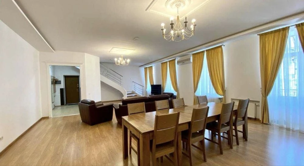 Apartment for Sale 4K, corner of Taras Shevchenko Street 13/21, near Maidan Nezalezhnosti metro station