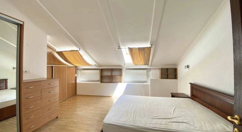 Apartment for Sale 4K, corner of Taras Shevchenko Street 13/21, near Maidan Nezalezhnosti metro station