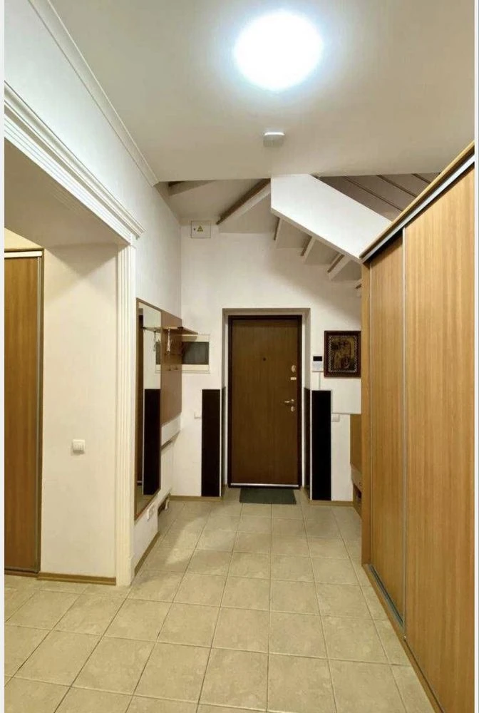 Apartment for Sale 4K, corner of Taras Shevchenko Street 13/21, near Maidan Nezalezhnosti metro station