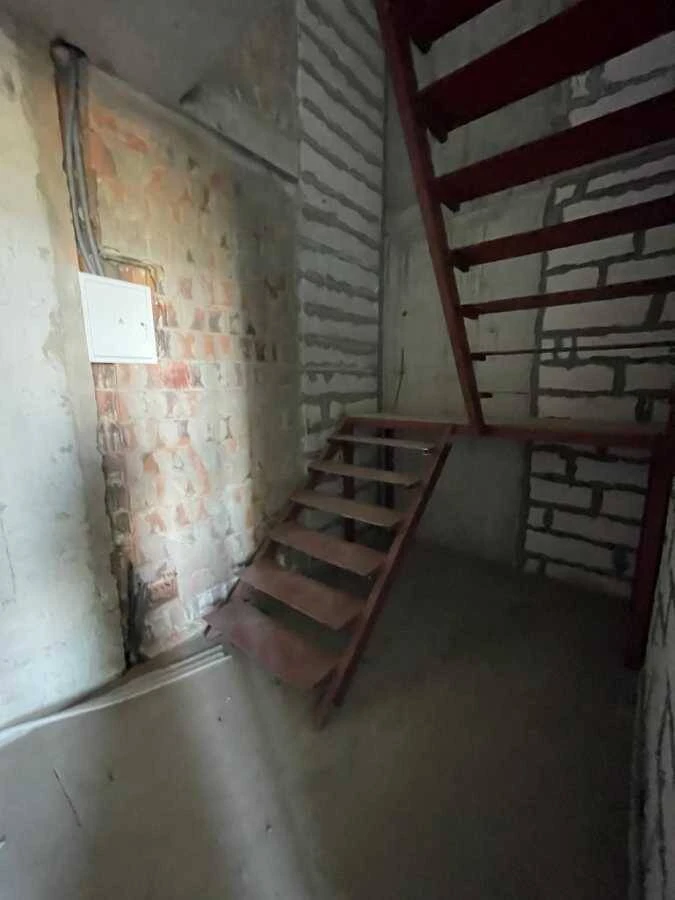 Продається 3-кімнатна квартира, Київ, Голосіївський, Метрологічна вулиця,