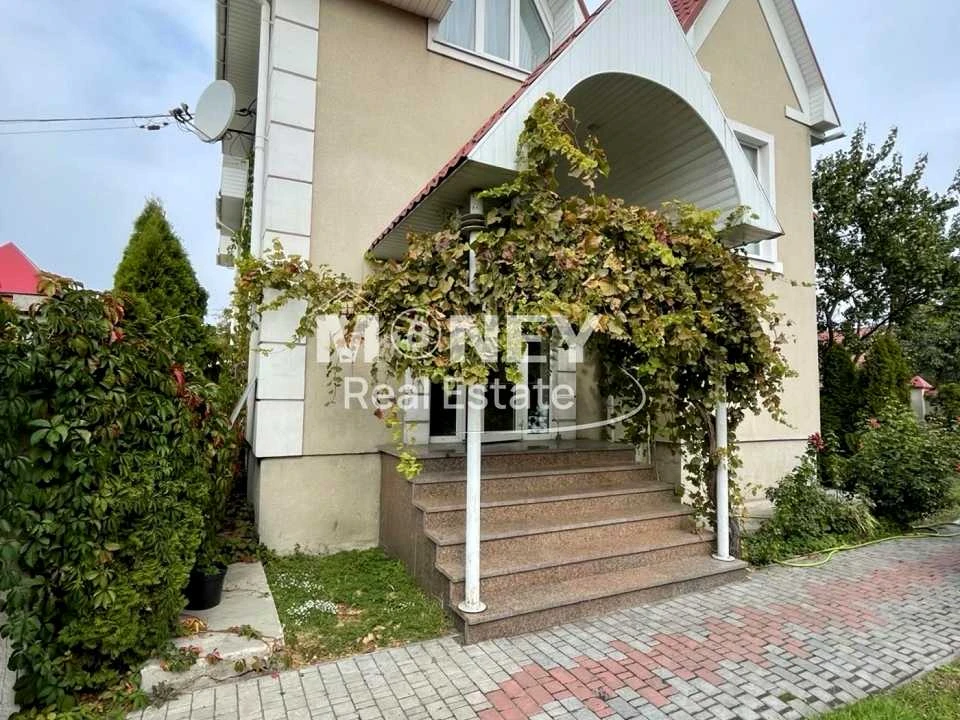 House. Bikovsky, Kyiv.
