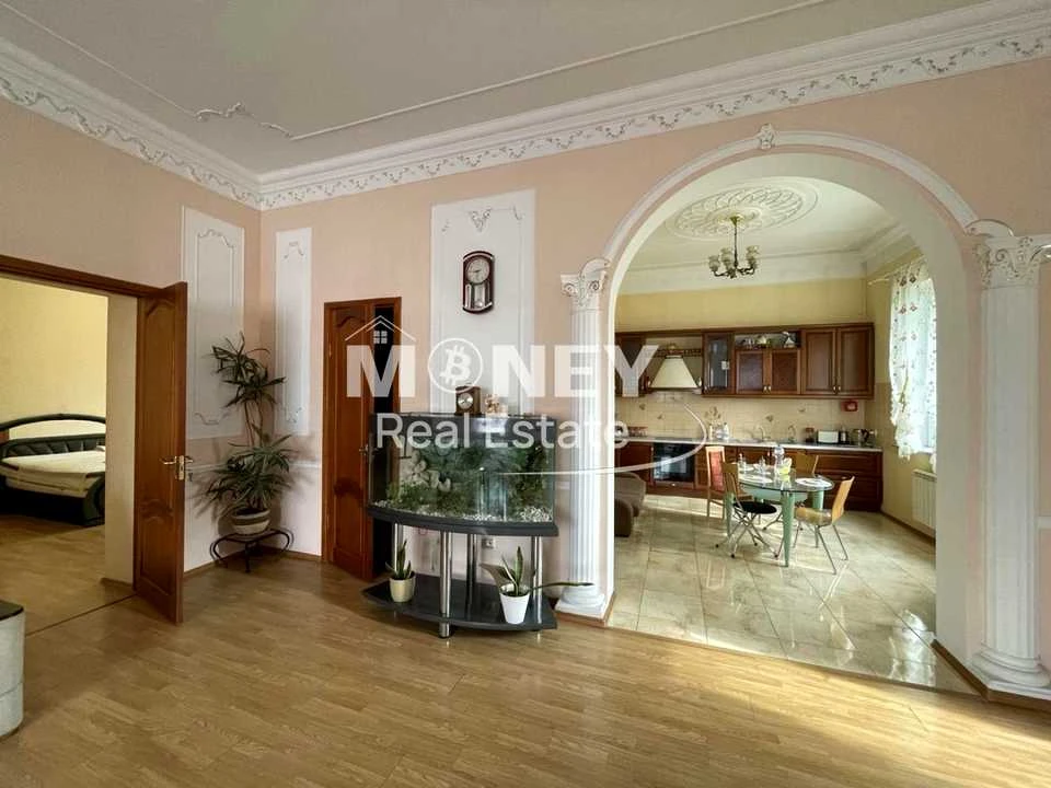 House. Bikovsky, Kyiv.