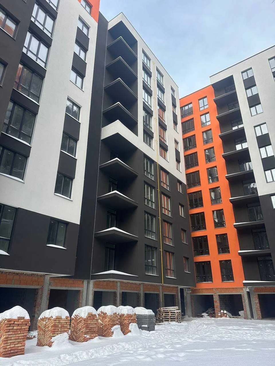 Urgent sale of a one-bedroom apartment near Park Taras Shevchenko