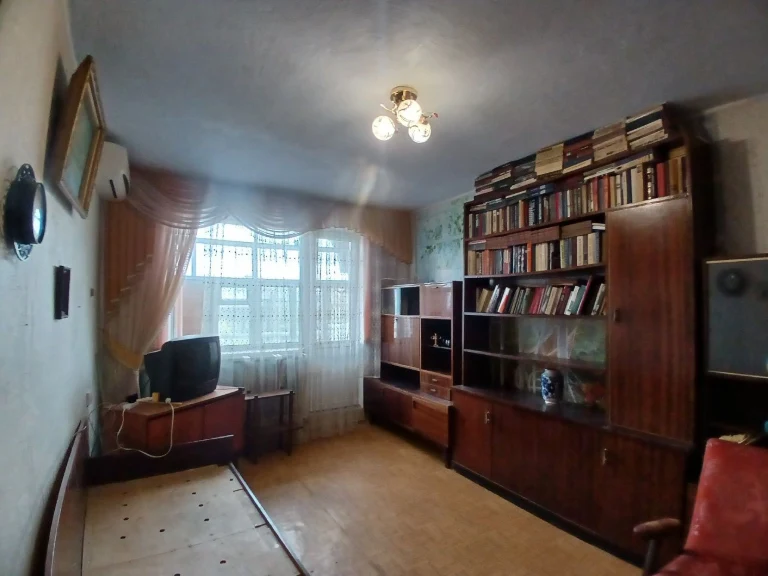 Selling 1-room apartment on Central Avenue 186