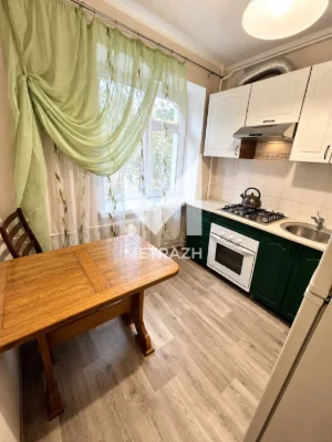 Продаж теплої 1-кімнатної квартири біля бульвару Юрьева
