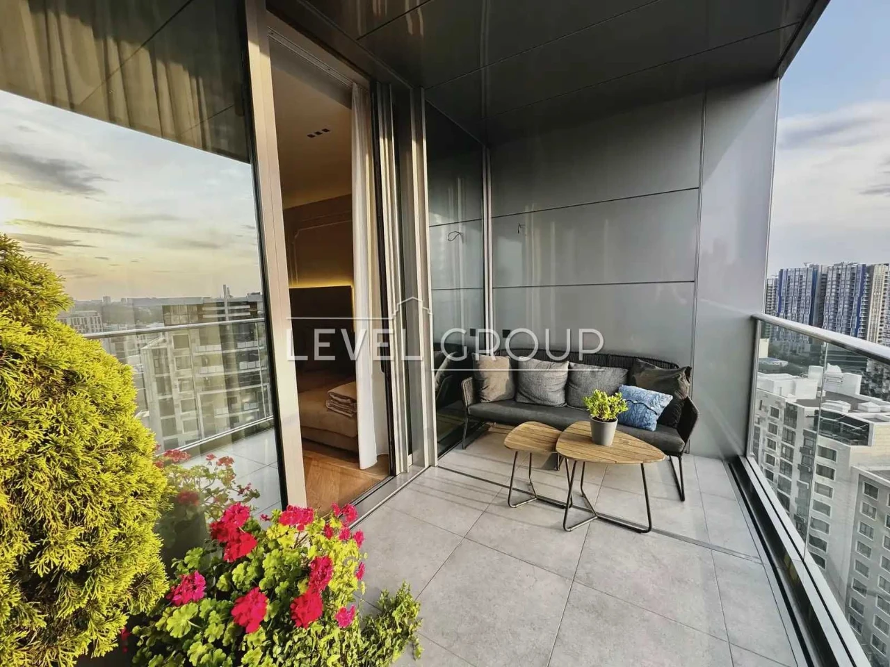 Sale of a 2-bedroom apartment with a terrace in the Taryan Towers residential complex,