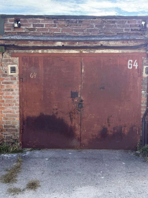 For sale garage. Street Symferopolskaya.