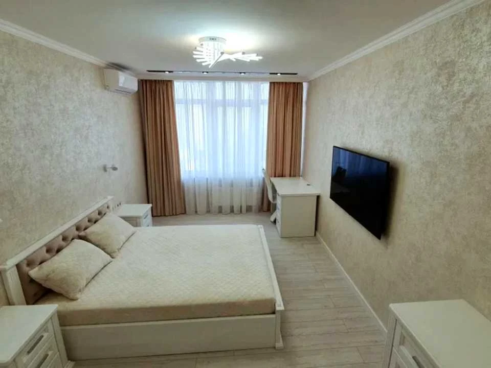 Apartment. Basseyna st.