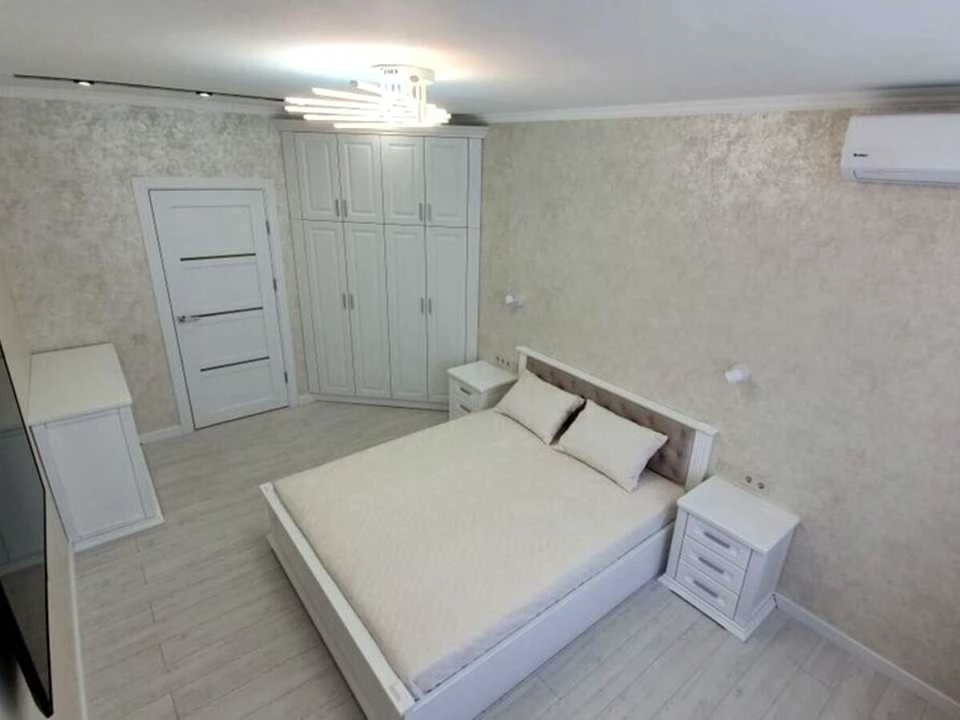 Apartment. Basseyna st.