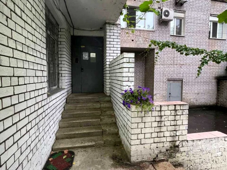 Apartment. Dnipro, Lyvarna St.