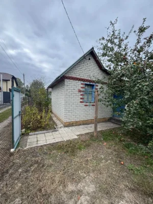 Продам цегляну дачу з великою ділянкою в місті Текстильник